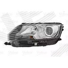 ПЕРЕДНЯЯ ФАРА SKODA RAPID